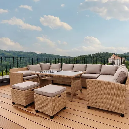 Unique Penthouse With Terrace And Exceptional View 卡罗维发利