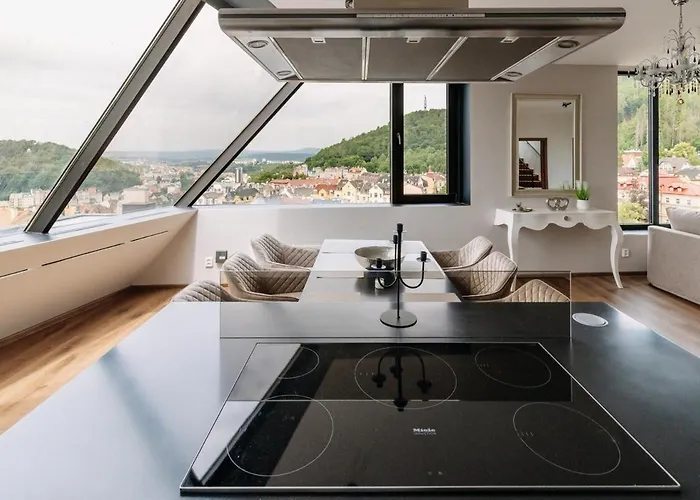 Unique Penthouse With Terrace And Exceptional View * كارلوفي فاري